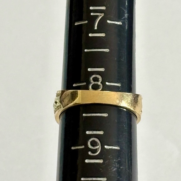 Solid 10k yellow gold diamond cut design ring - 3.8 grams - size 8.25 - Picture 8 of 11